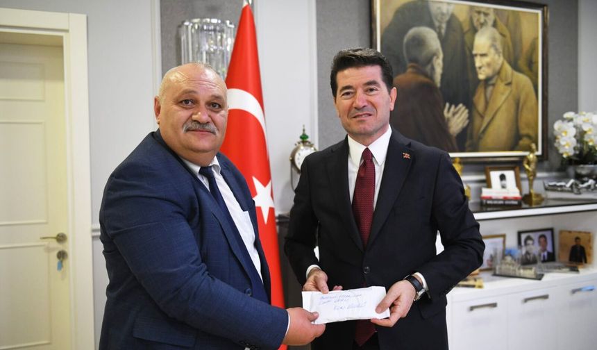 Burs kampanyasına pazarcı esnafından anlamlı destek