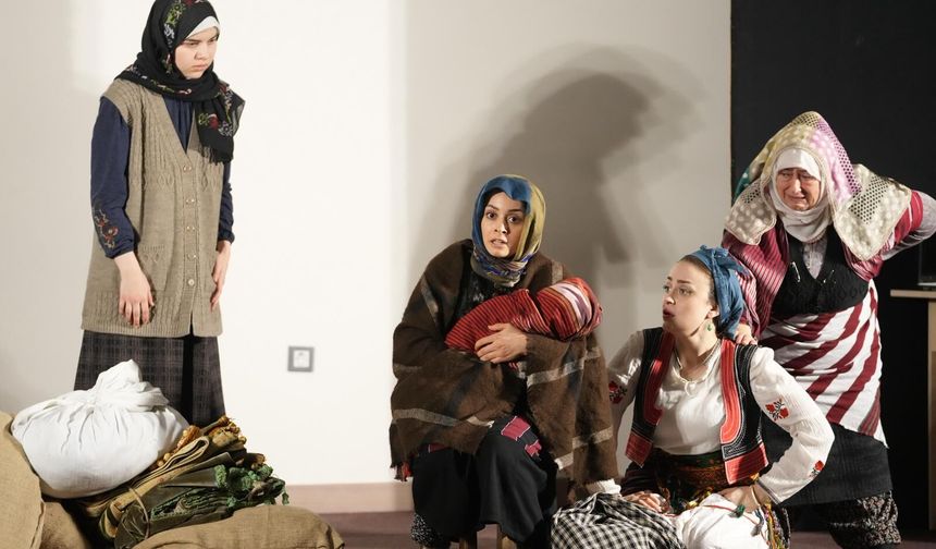 Büyükşehir'den ilçelerde tiyatro şöleni