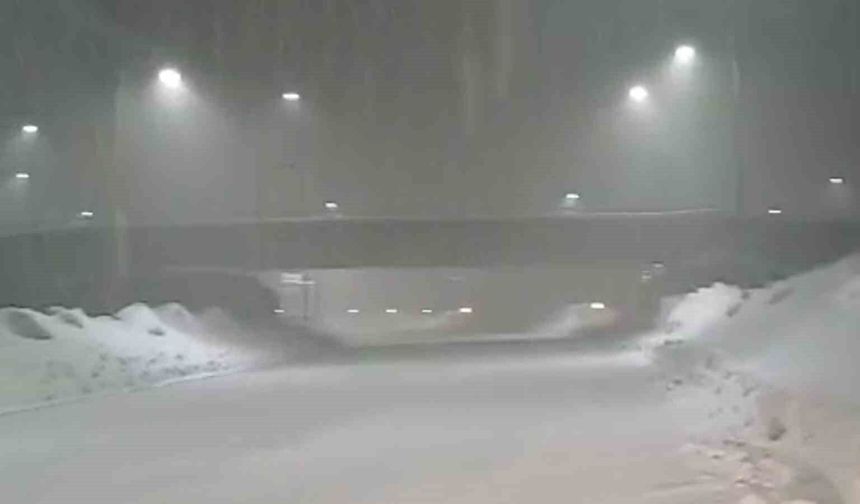 Ovit Dağı'nda kar yağışı etkili oluyor