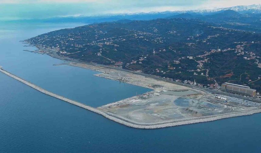 Rize'de İyidere Lojistik Limanı inşaatı sürüyor