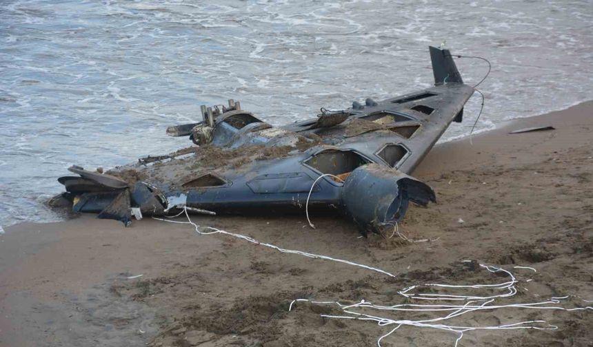 Sahile vuran insansız hava aracı parçası, İran yapımı kamikaze çıktı