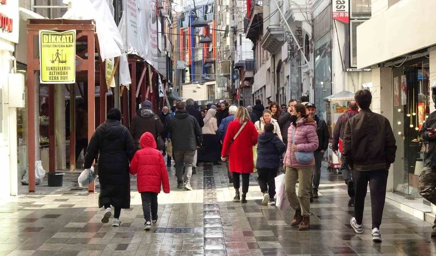 Uzmanlardan uyarı: 'Griptir geçer' demeyin, risk grubunda zatürre tehlikesi bulunuyor