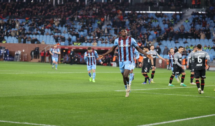 Trendyol Süper Lig: Trabzonspor: 1 - Fatih Karagümrük: 1 (İlk yarı)