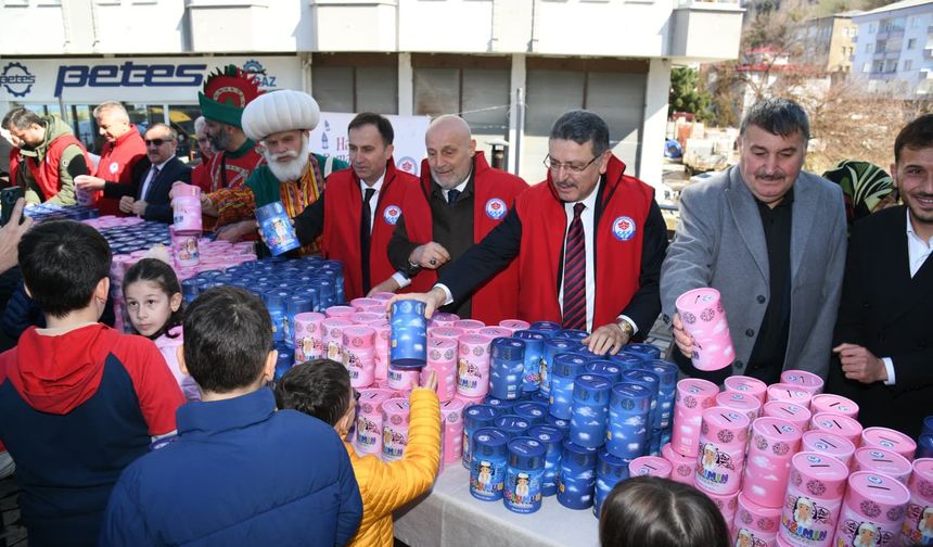 Başkan Genç Çarşıbaşı'nda vatandaşlarla buluştu