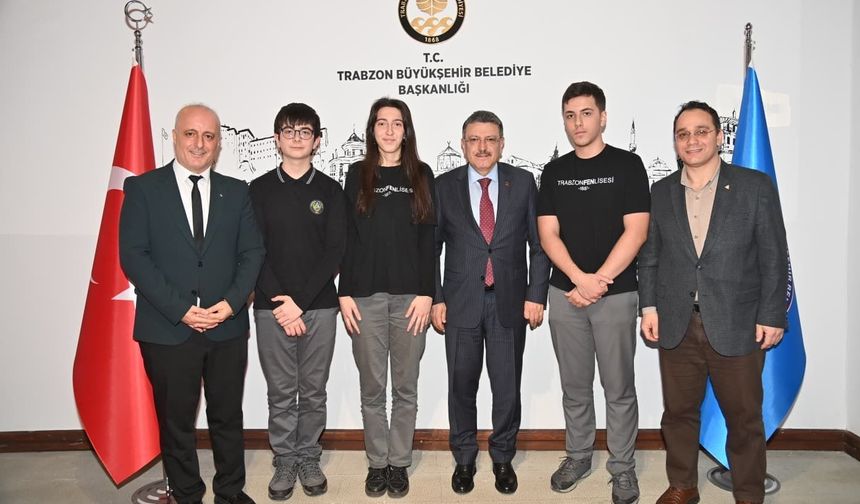 Liselilerin projesine Başkan Genç'ten destek