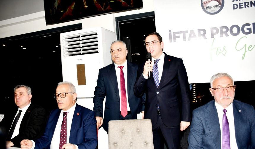 Trabzon'da yaşayan Artvinliler iftar sofrasında bir araya geldi