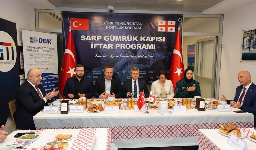 Sarp Sınır Kapısı’nda Türkiye–Gürcistan dostluk sofrası