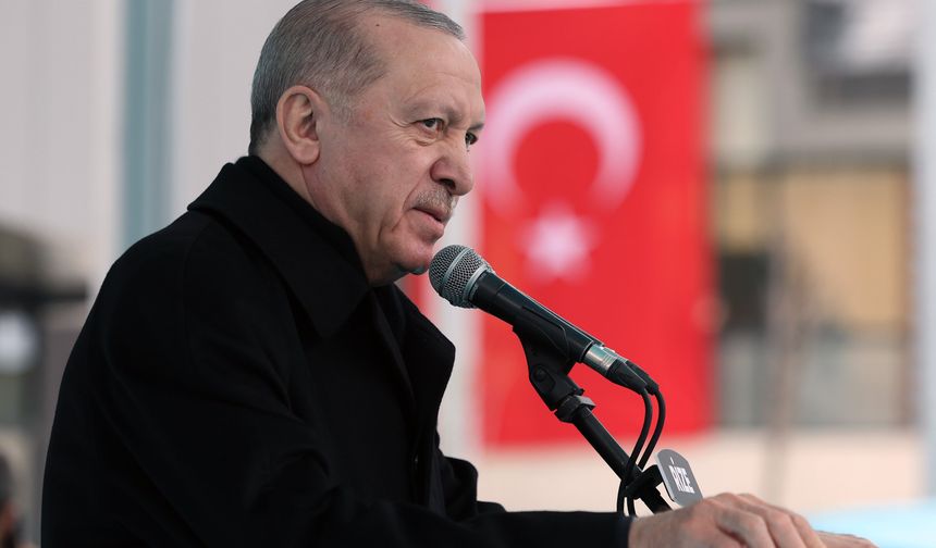 Cumhurbaşkanı Erdoğan: 'Etrafımızda füzeler uçuşuyor ama ana muhalefetin umurunda bile değil'