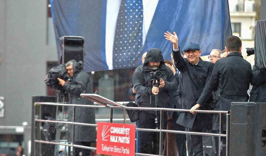 CHP Genel Başkanı Özel: 'Ben milletimden utandım o görüntüler adına. Ben özür diyorum milletimden'