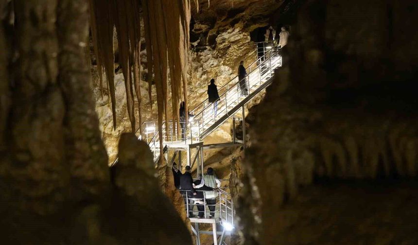 Gümüşhane'nin yer altı sarayı kapılarını ziyaretçilerine açtı