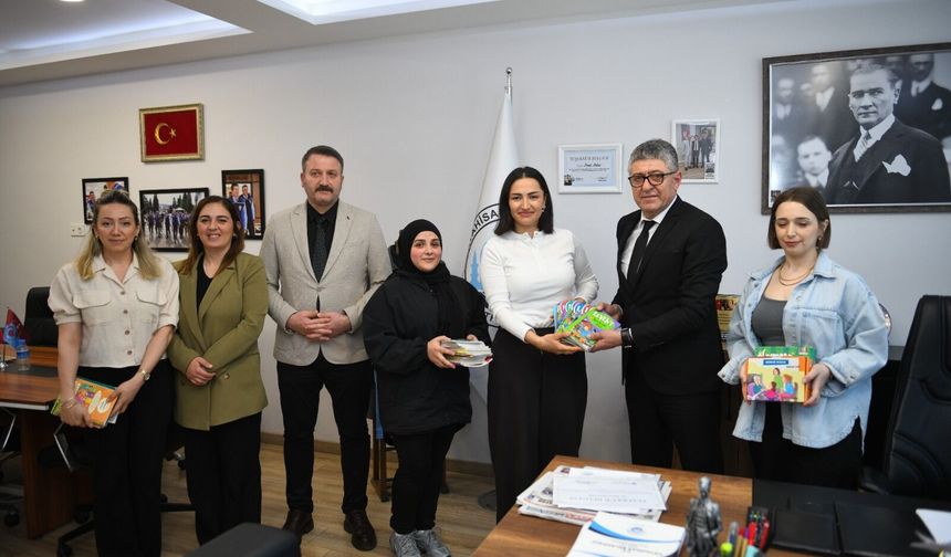 ''Bir Kitap,Bin Umut'' kampanyası,desteklerle büyüyor