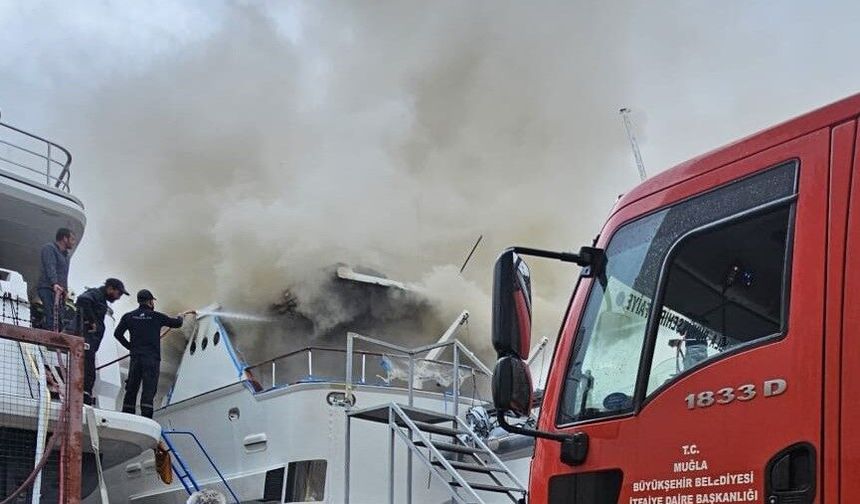 Sadri Şener'in motoryatında yangın çıktı