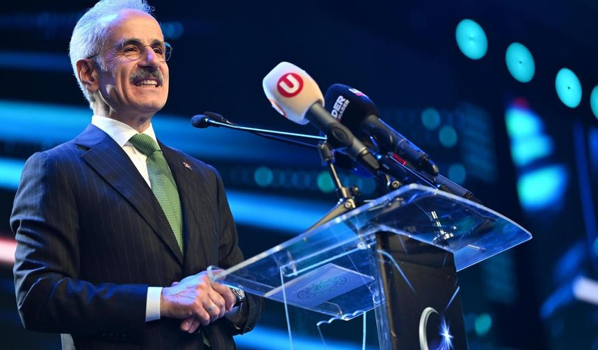 Bakan Uraloğlu: '10 gün içerisinde yaklaşık 8 milyon yeni 5G abonesi daha bu teknoloji ile tanışarak 29 milyonu aştı'