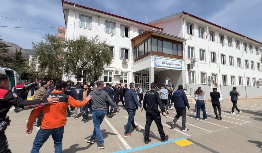 Kahramanmaraş'ta okulda silahlı saldırı dehşeti: 4 ölü, 20 yaralı