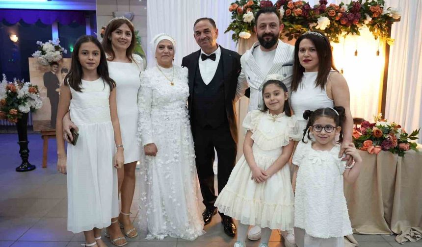42 yıllık evlilik yeniden taçlandı