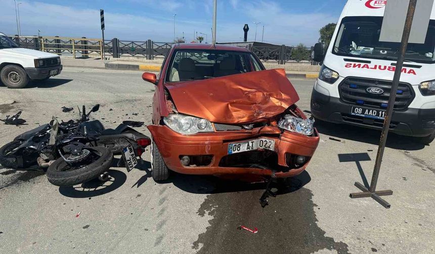 Otomobil ile motosiklet çarpıştı: 1 ölü