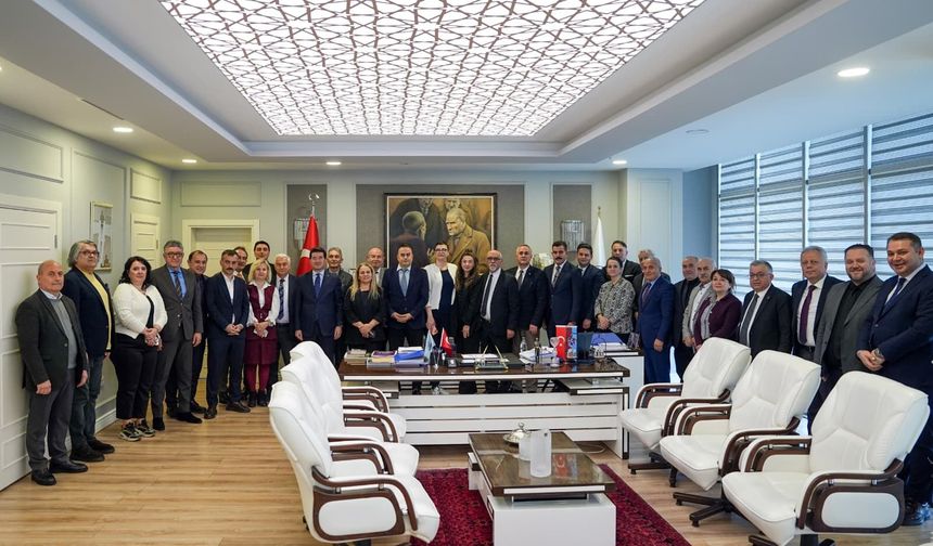 Başkan Kaya'ya doğum günü sürprizi