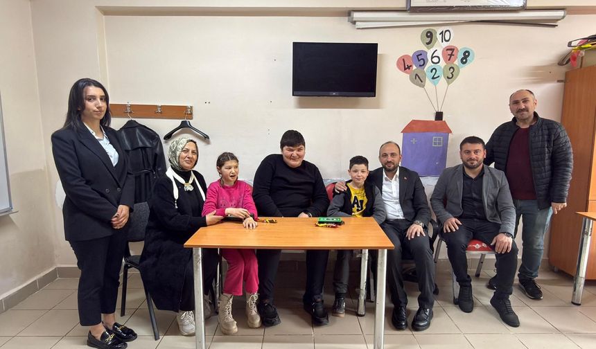 AK Parti Sürmene İlçe Başkanı Hasan Basri Şahin’den anlamlı ziyaret