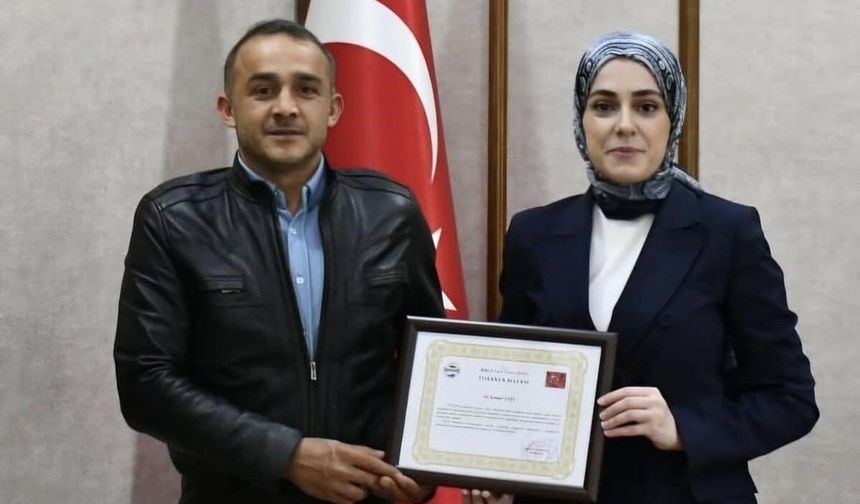 Eslem'i kurtaran dalgıç Kemal Ateş'e teşekkür belgesi