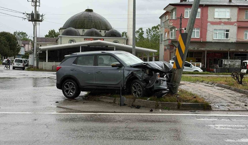 Düğün yolunda trafik kazası
