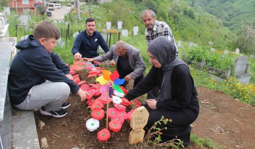 Mezar başında adalet istedi: 'Asıl suçlular dışarıda'