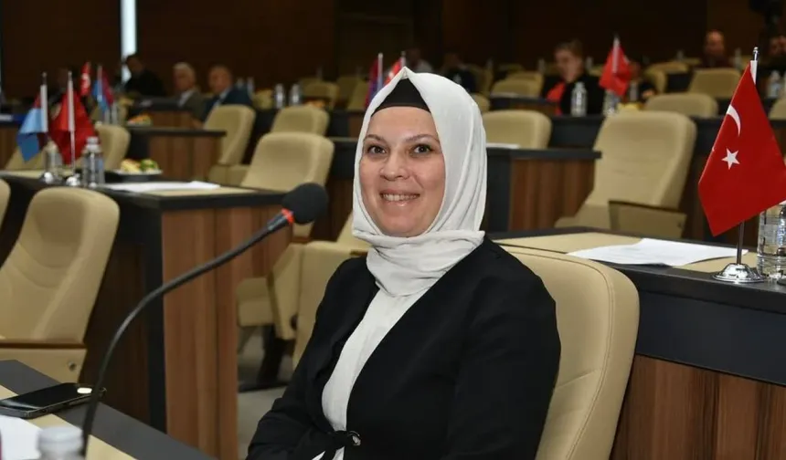 Nahide Cihan: “Belediye faaliyeti gibi sunulan etkinlik şeffaf değil”
