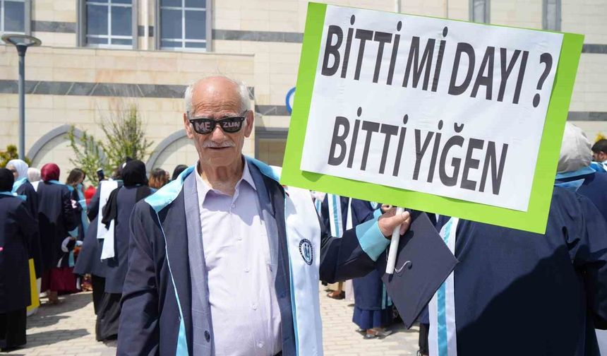 Azmin hikâyesi: 71'inde başladığı üniversiteden 75 yaşında mezun oldu