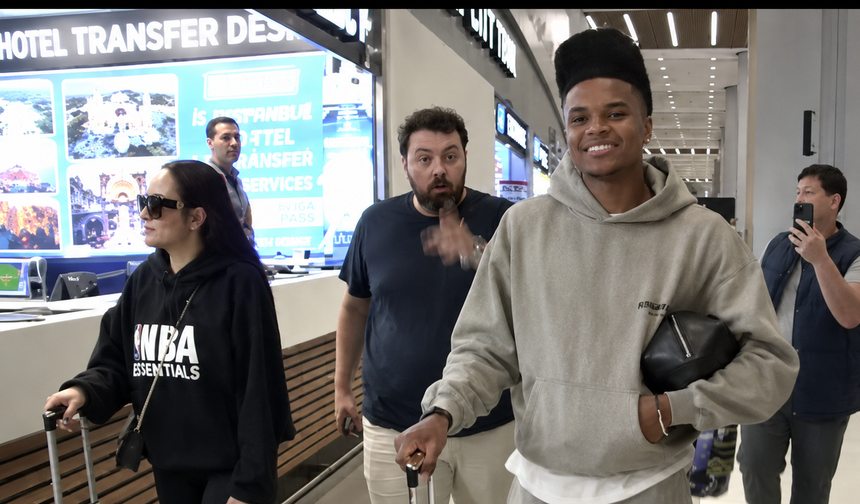 Trabzonspor'un yeni transferi Noah Saviolo, İstanbul'da