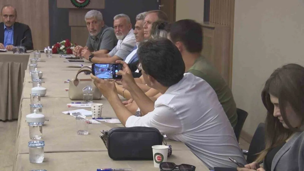 Hak Is Genel Baskani Arslan Toplu Is Sozlesmesi Surecini Havada Olan Ucak Olarak Degerlendiriyoruz 20250714 A W496796