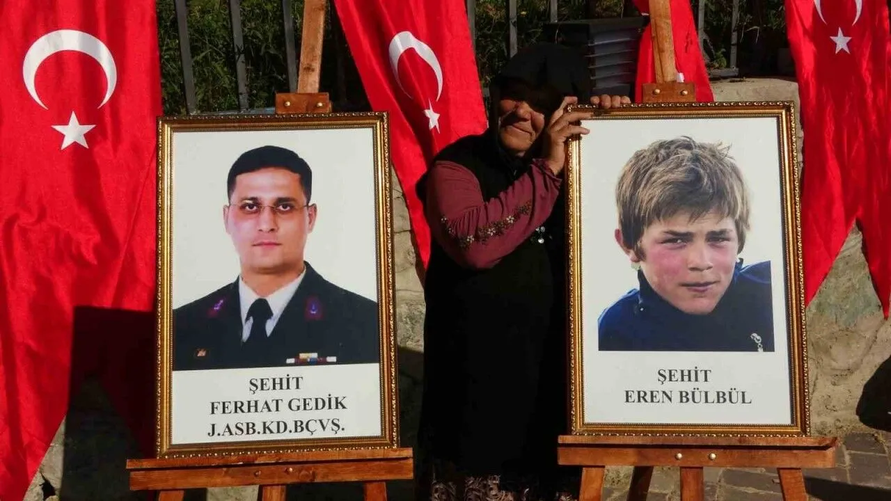 Sehit Eren Bulbul Sehadetinin 8 Yilinda Mezari Basinda Anildi 20250811 A W514988