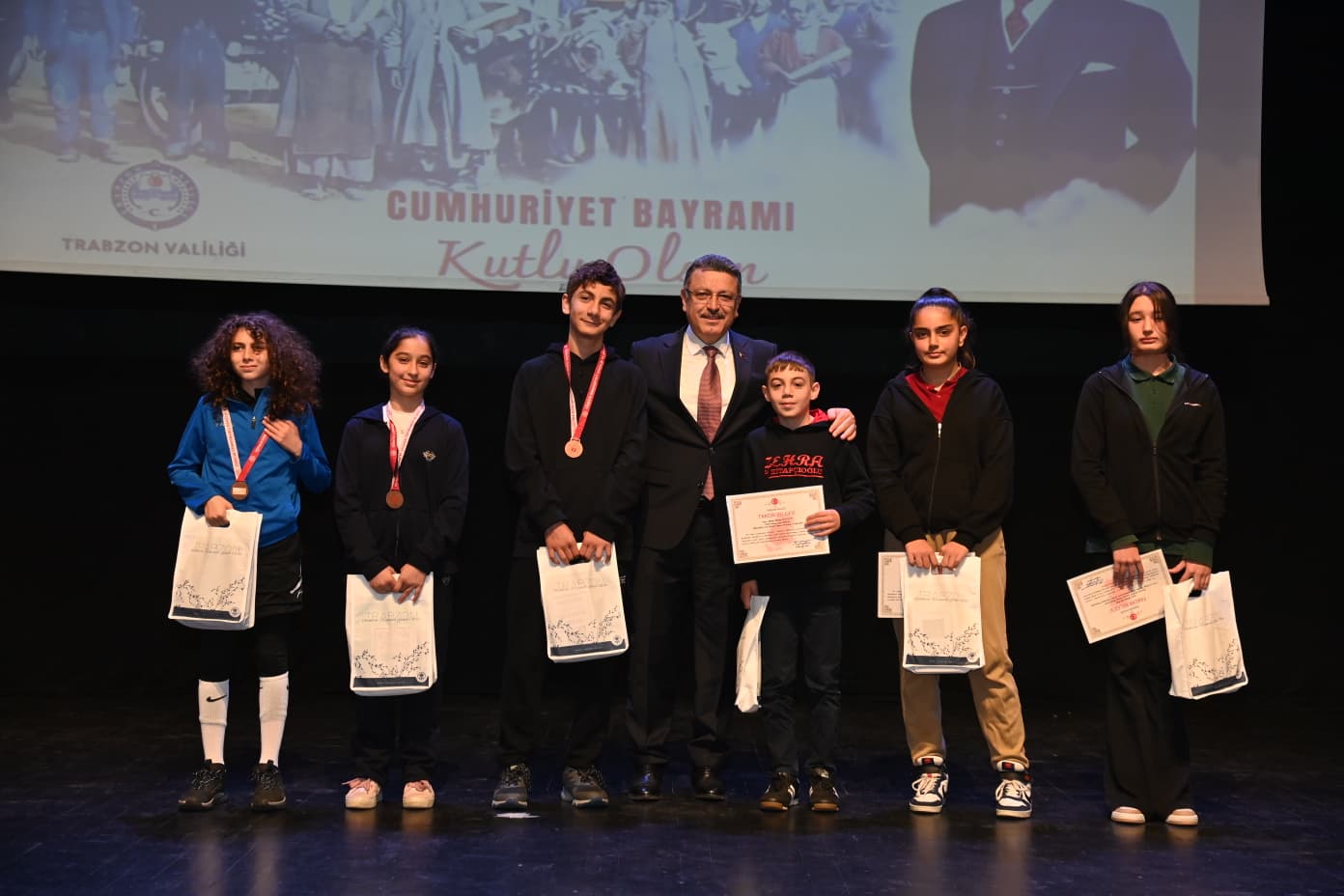 40A90F34 E369 4D91 B2B7 2A6B99F3205E