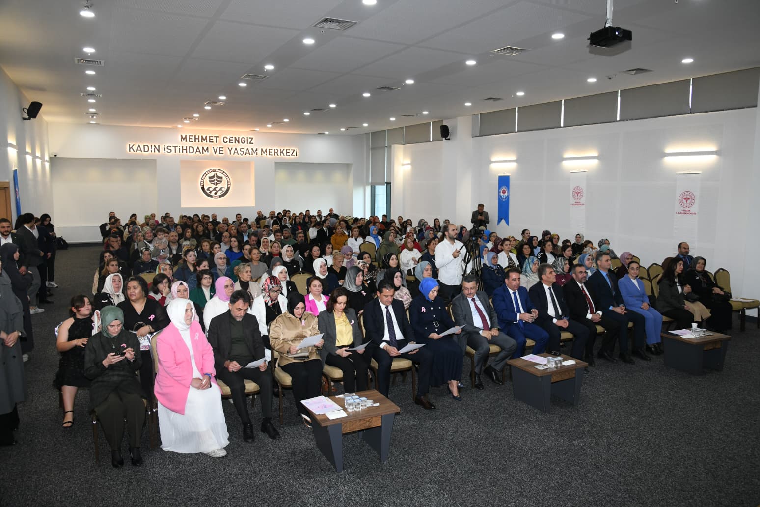 24A42E50 Fb82 4565 Abcc D2411F00Aa4B