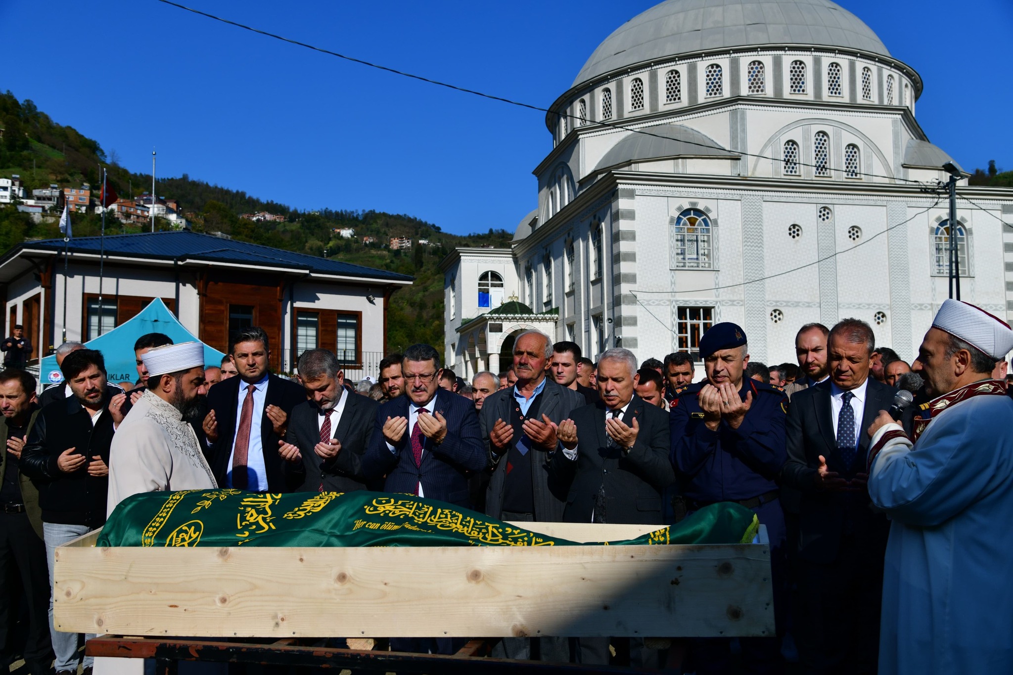 582697933 122216350574349720 4392412618793191475 N