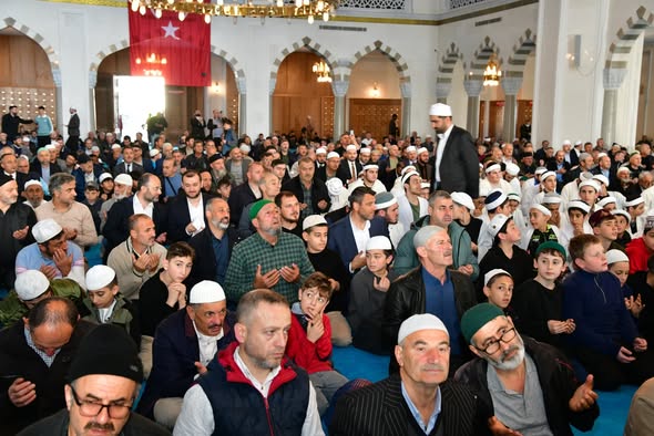 584766769 122216842682349720 3999589936242451324 N