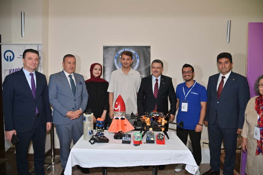 6569F994 2E18 4Fb4 8Aea E69A0B5B72E9