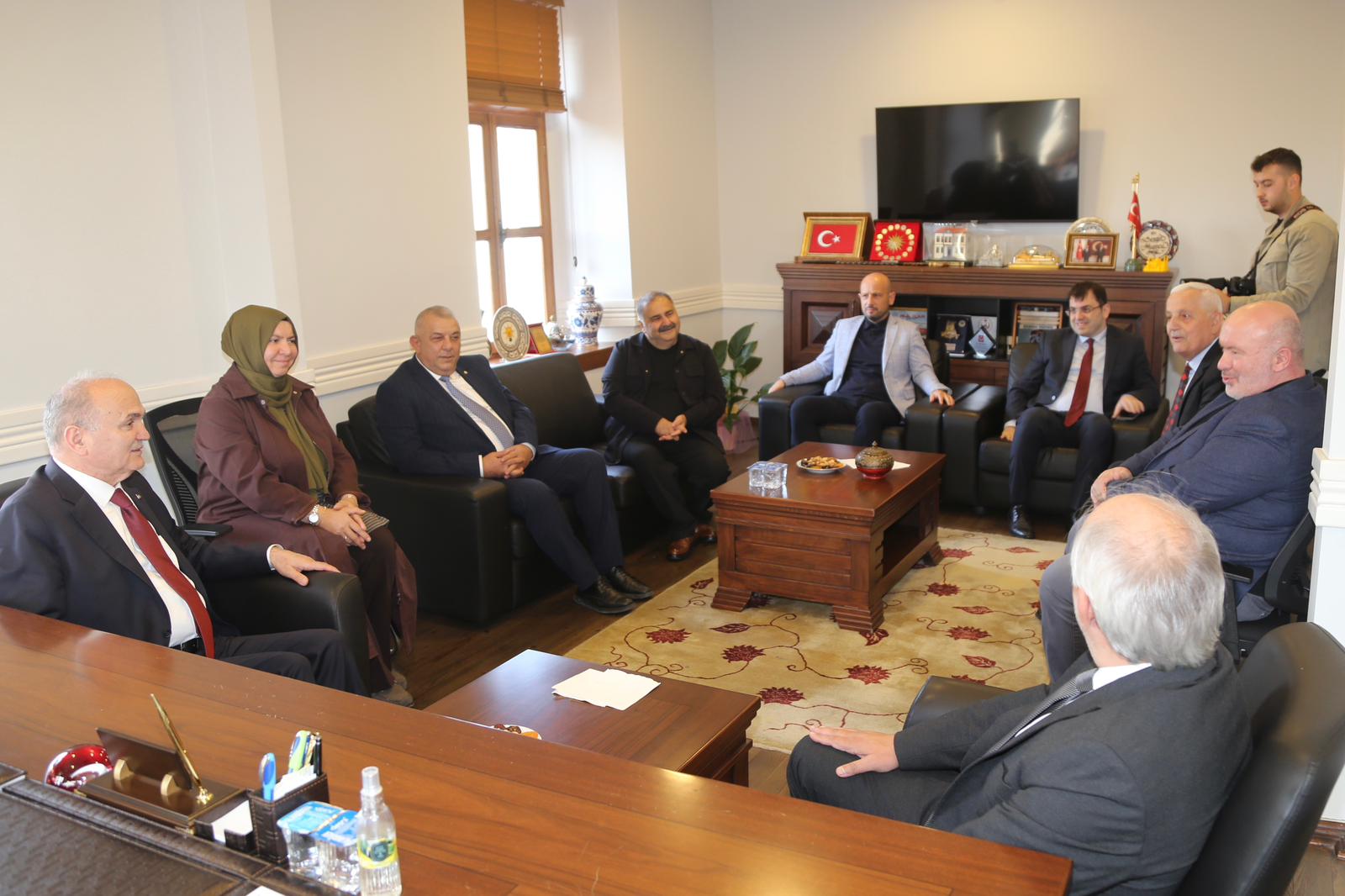 90B2Fe48 08D9 438D 9895 2295Ac7C6B90