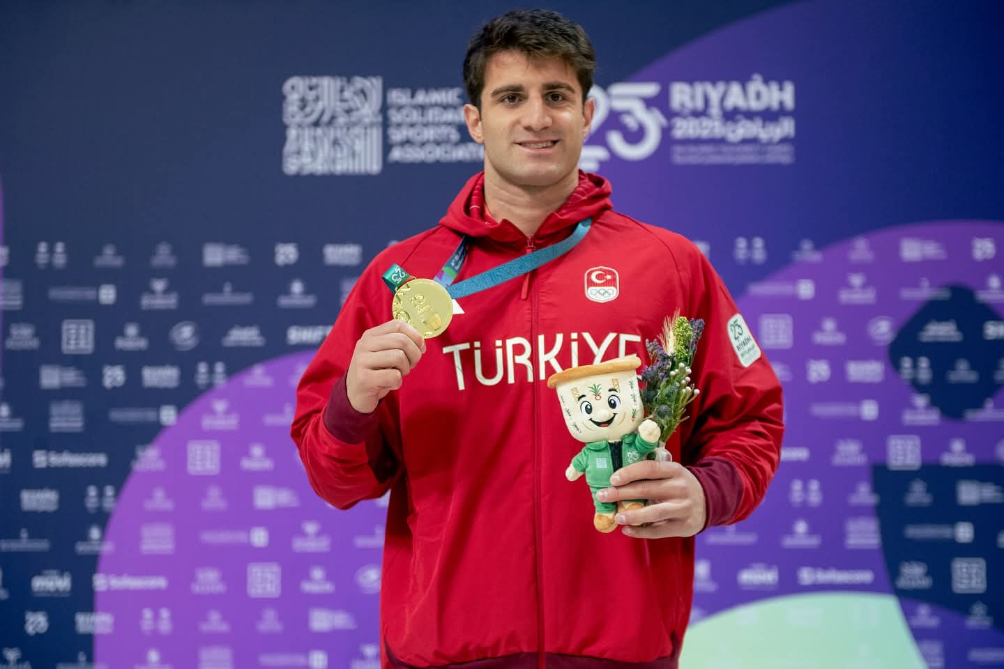 D5Dd3B35 Cdaa 423A 970E 9Ff2766E7026