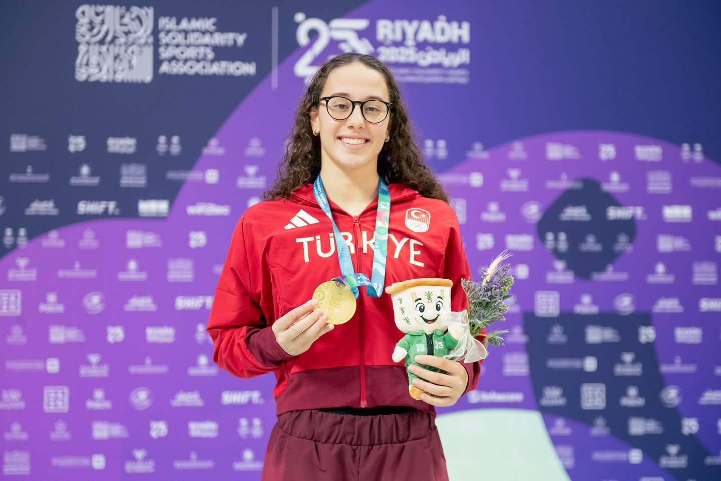 E419A5A0 0014 4Ea1 940A Ac09B54D092C