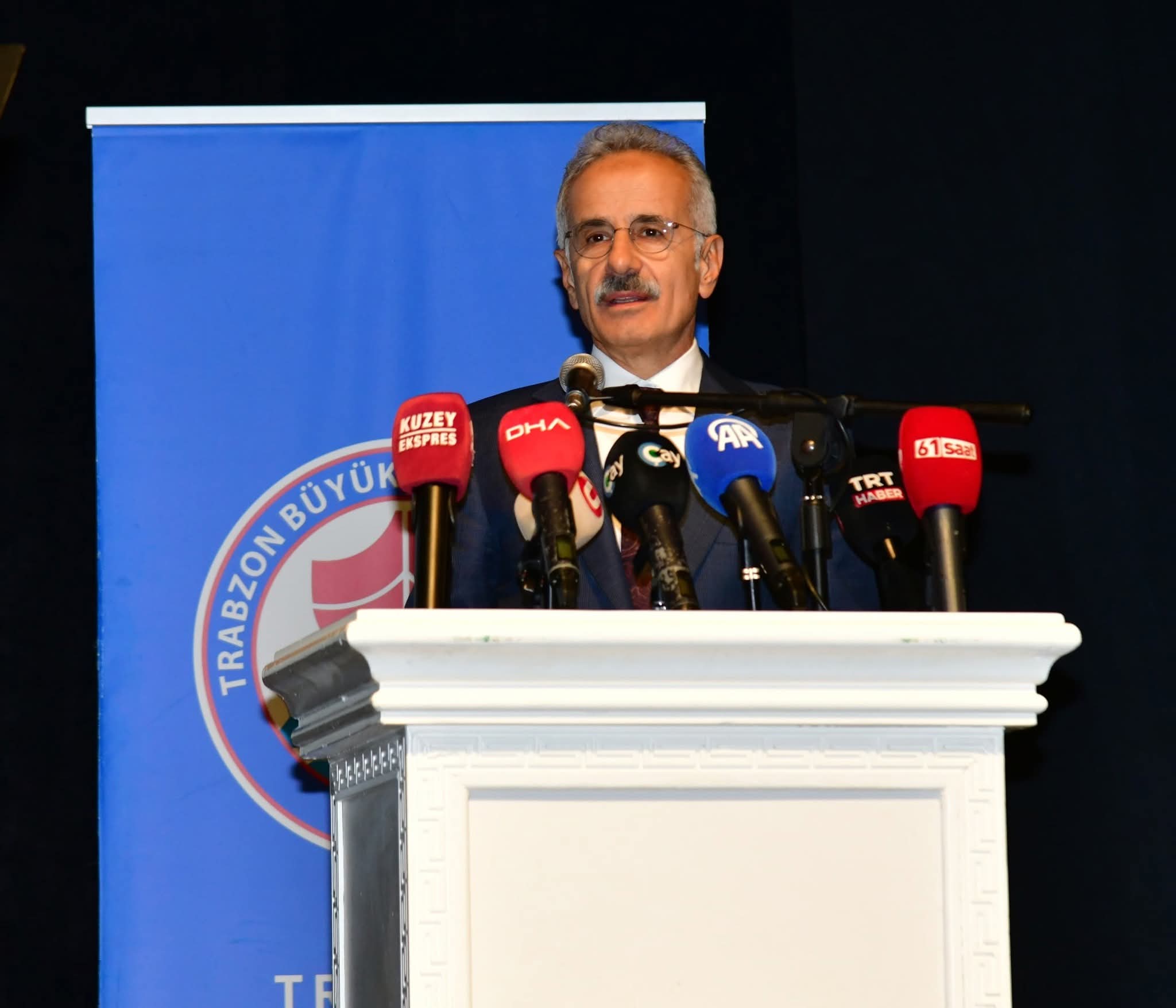 F B I M G 1763823721889