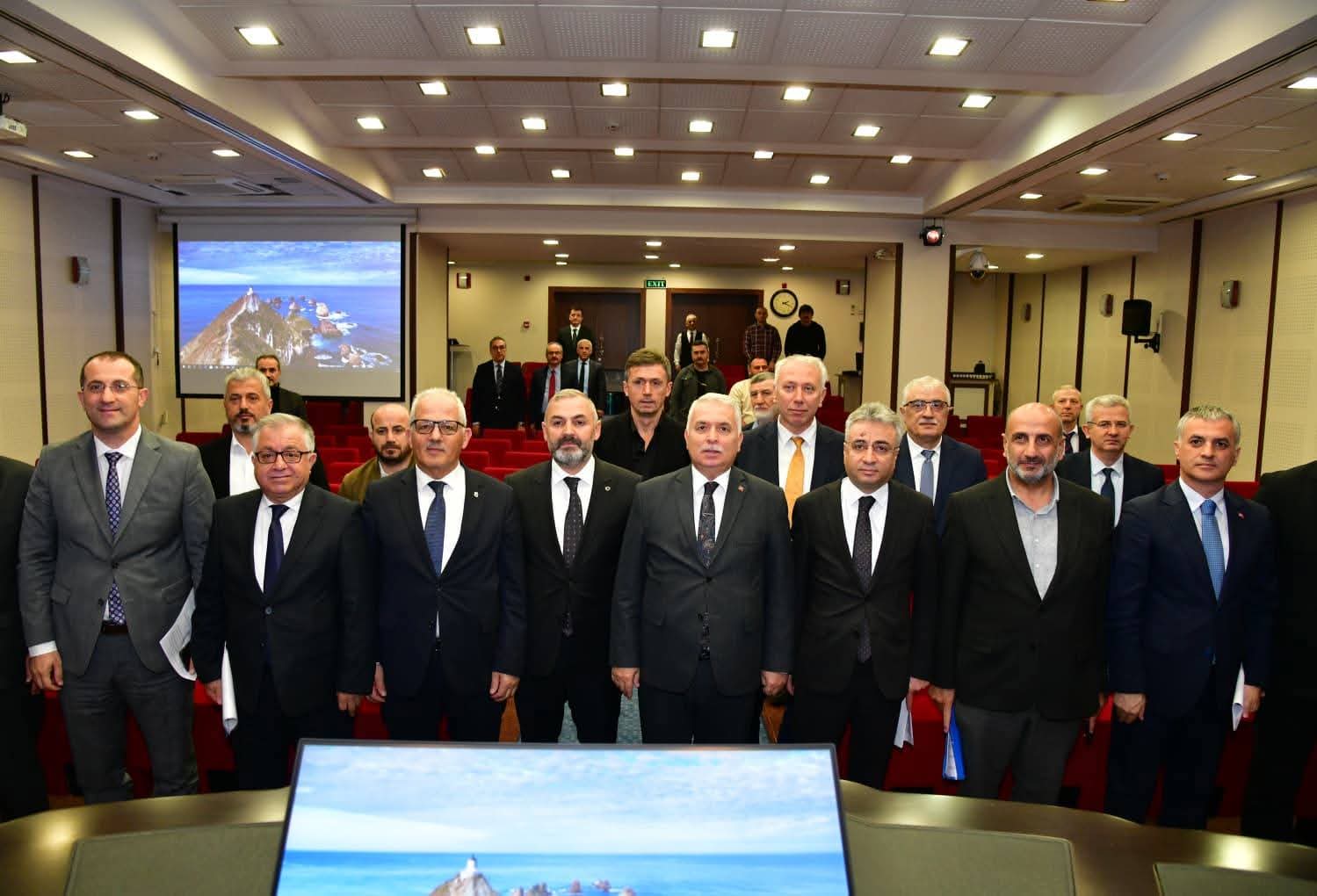 F B I M G 1764249379691