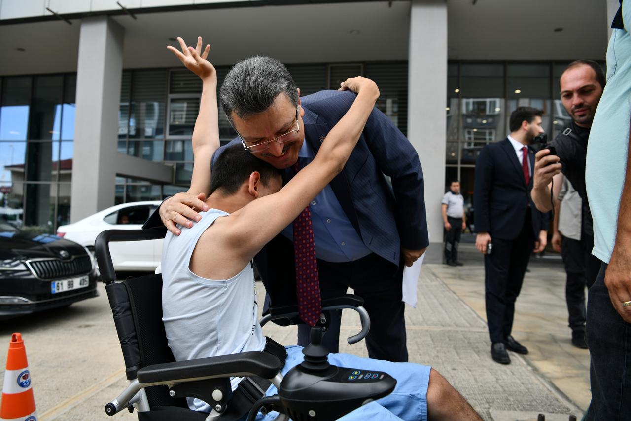 Aef3Dff0 Fb24 488A 9F30 032Df79852C2