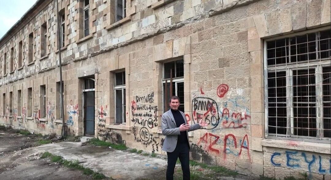 00708534 Fd0D 4921 9724 F85E73683C27