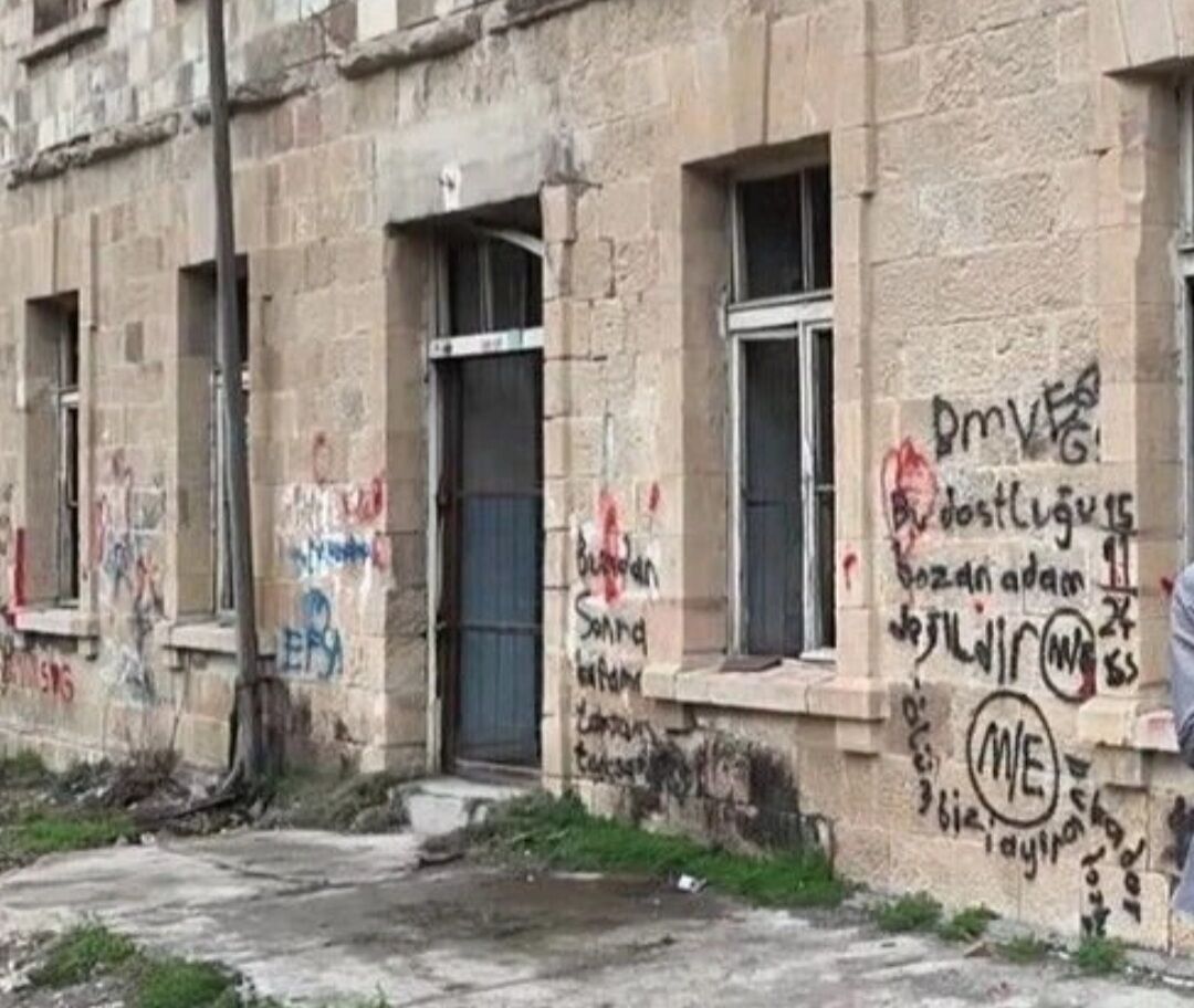 0Eae901C 4Ffe 4705 8290 Eb97Fe97Ae95