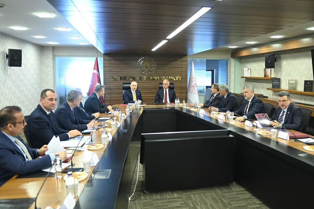 Kültür Ve Turizm Bakanımız Sayın Mehmet Nuri Ersoy’u Makamında Ziyaret Ettik.görüşmemizde; Ortak (1)