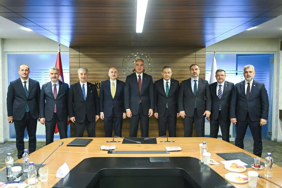 Kültür Ve Turizm Bakanımız Sayın Mehmet Nuri Ersoy’u Makamında Ziyaret Ettik.görüşmemizde; Ortak (2)