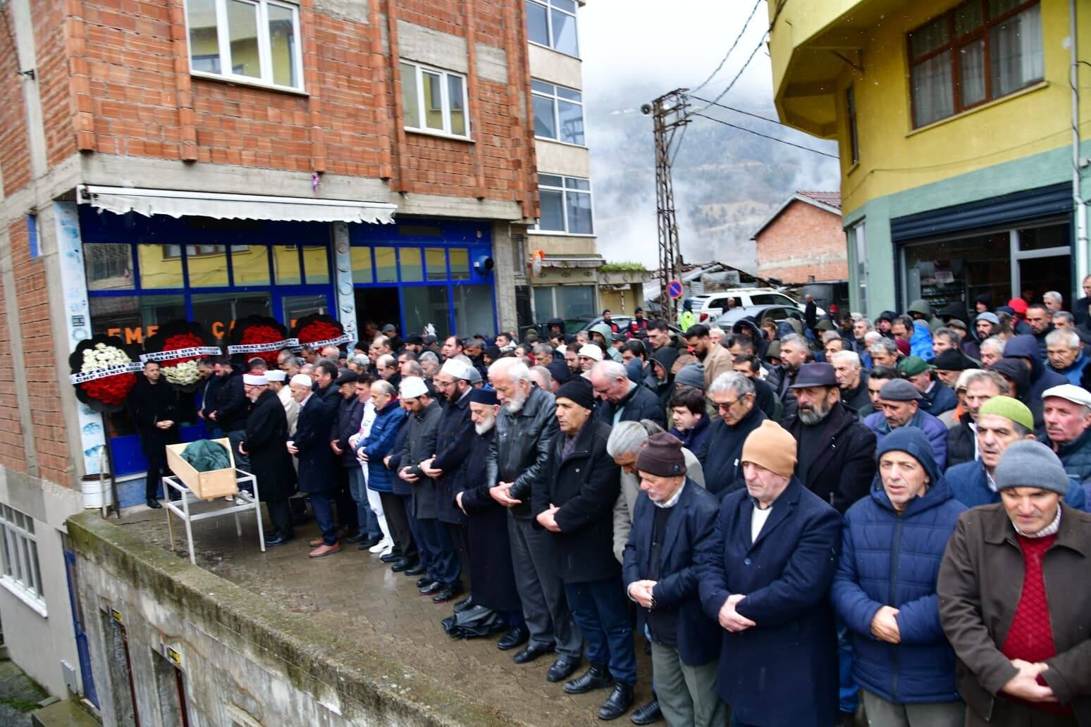 670066677 122234778098349720 2472454189496297052 N