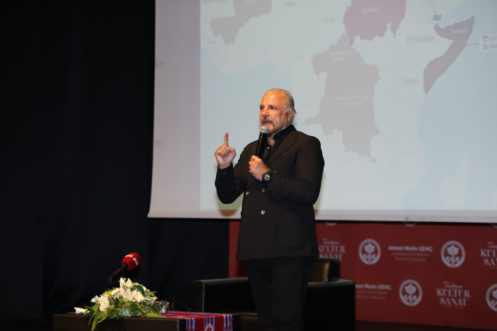 8B490F32 9828 436F B1Ff 0F039B811357