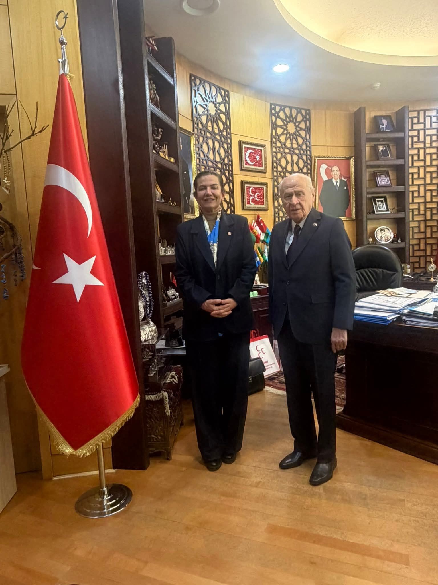 B6B8E69C 0111 4E38 9Beb 28E9Aaa23Ce2-1