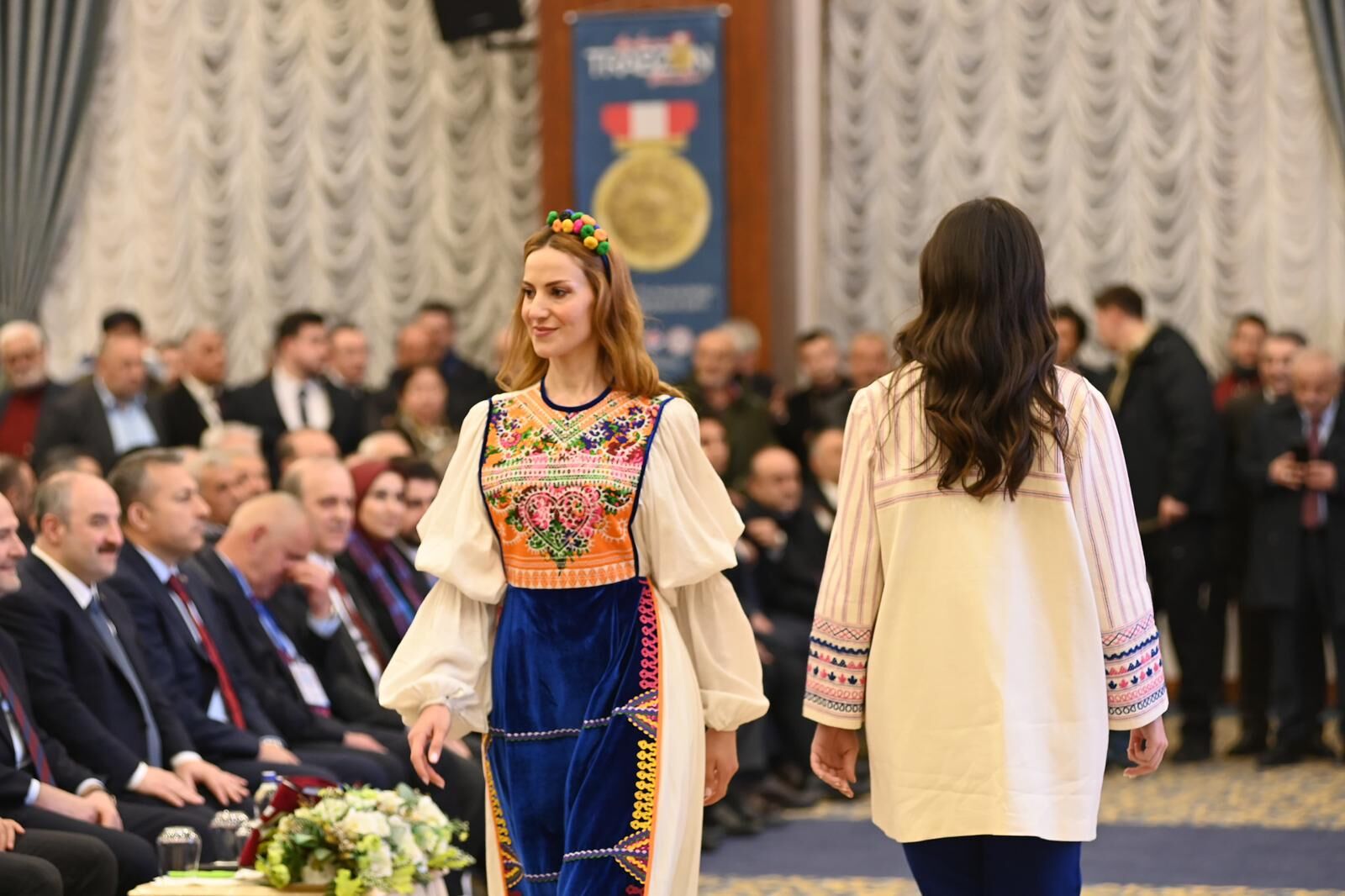 C2C357Ca B08C 4360 Bc01 7E3C766Ff41A