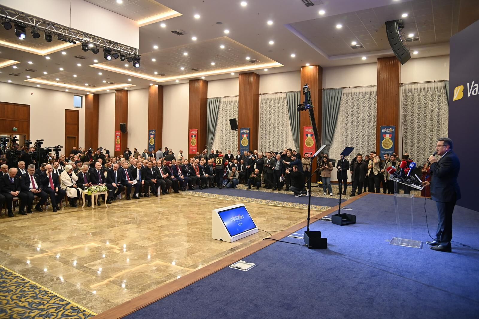 D97028Fa Ce42 40B7 B12C 06079A0A9824